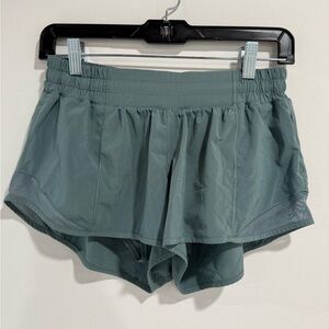 Lululemon Hotty hot low rise 2.5” shorts
